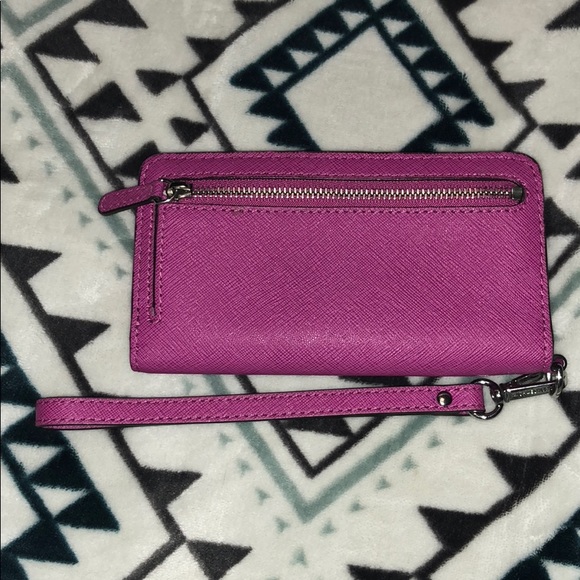 Michael Kors Jet Set Travel Tech Wristlet - Picture 3 of 6